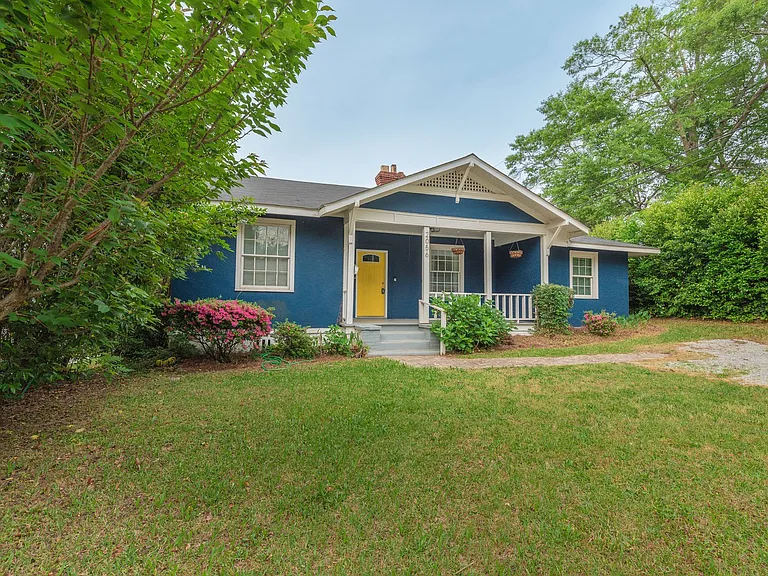 2056 McDowell St — Photo 2