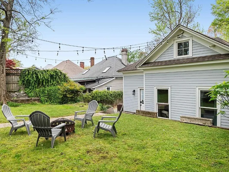 307 Georgia Ave SE — Photo 9