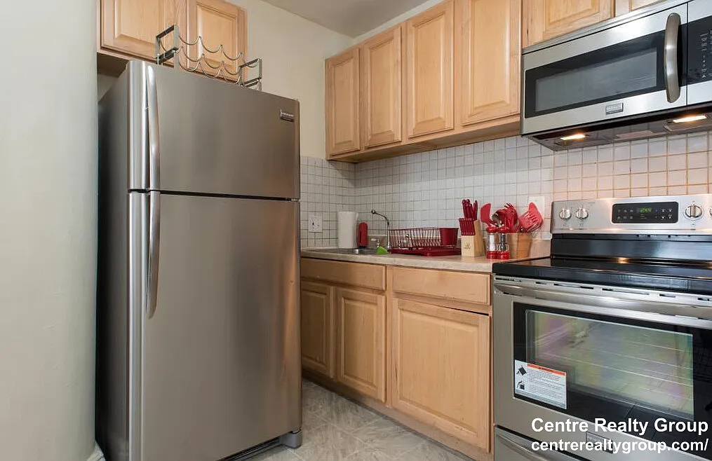 2 bed, 1.0 bath, 9999 sqft, $2,995 — Photo 1