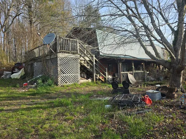 586 Monorat Rd, Woodlawn, VA 24381