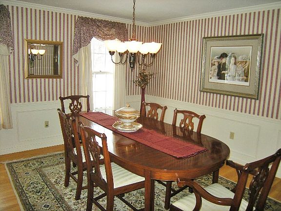 4th image of 114 Stonecrest Dr