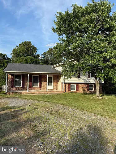 900 Dewberry Dr Photo 1