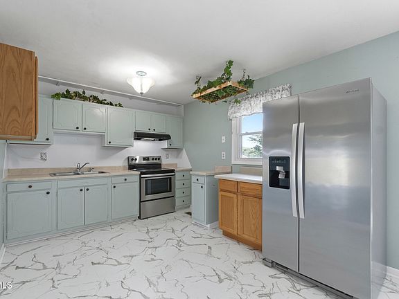 3rd image of 1085 Rice Ln