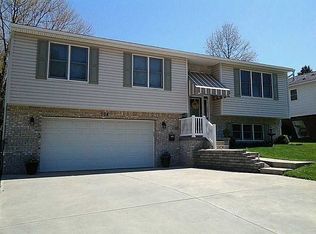 704 Maple Ave, Springdale, PA 15144