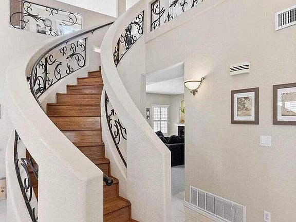 3rd image of 3216 Tierra Palma Dr