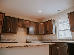 101 Manchester Dr, Morgantown, WV 26505