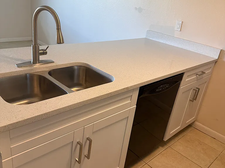 2525 W Bay Dr #C10 — Photo 8