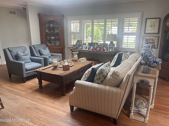 3rd image of 1010 Berkeley Ave