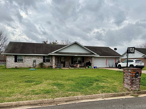 3rd image of 2709 Forrest Cir