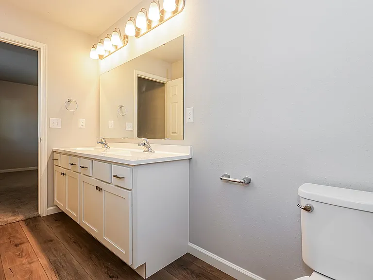 408 N Park Ave — Photo 16