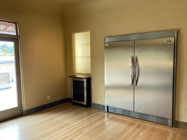 680 Cortes St — Photo 10