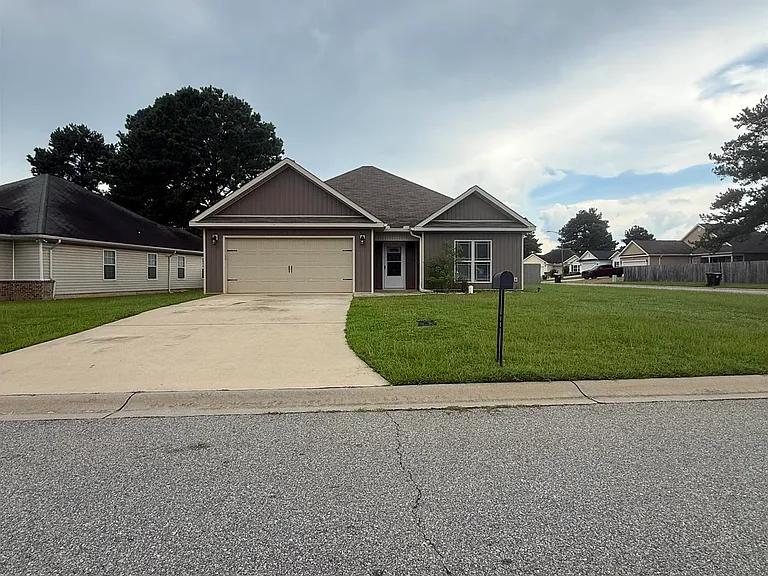 100 Weston Cv — Photo 1