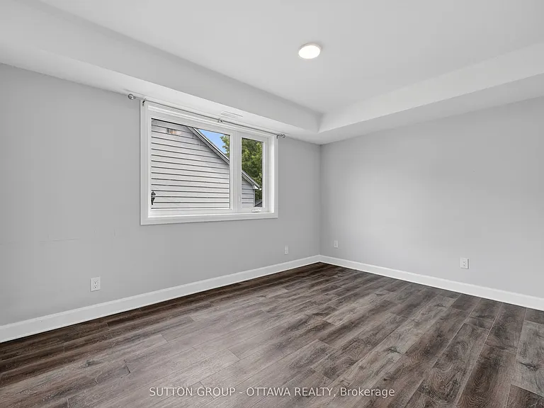 340 Shakespeare St — Photo 24