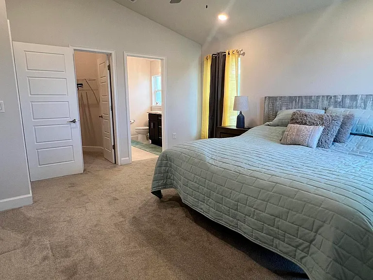 1843 Middlebury Dr SE — Photo 10