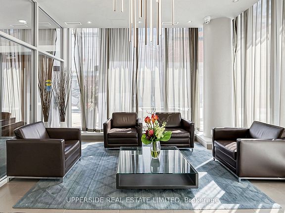 4th image of 126 Simcoe St #607