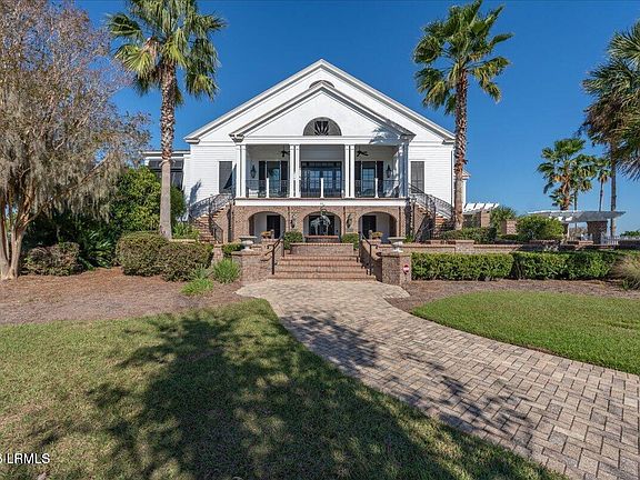 2nd image of 2 Woodland Ridge Cir