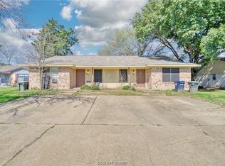 213 Yale Cir, College Station, TX 77840