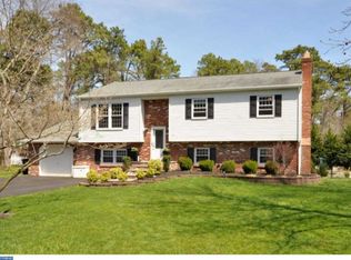 15 Friar Tuck Dr, Medford, NJ 08055