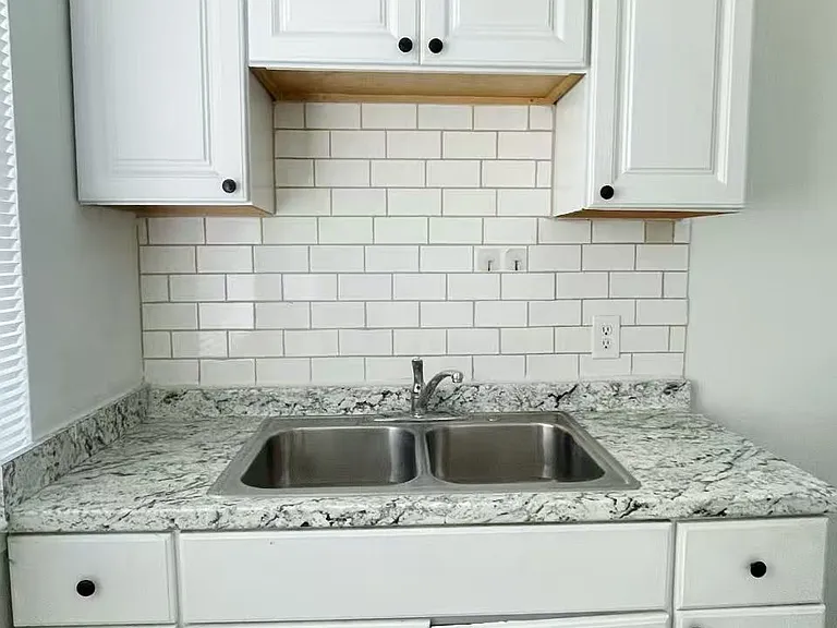 1705 Kenwood St #D — Photo 9