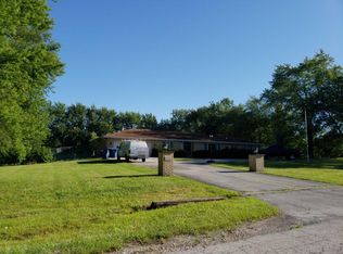 2707 E Vandrunen Dr, Crete, IL 60417