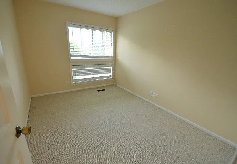 1050 Courtland Dr — Photo 10