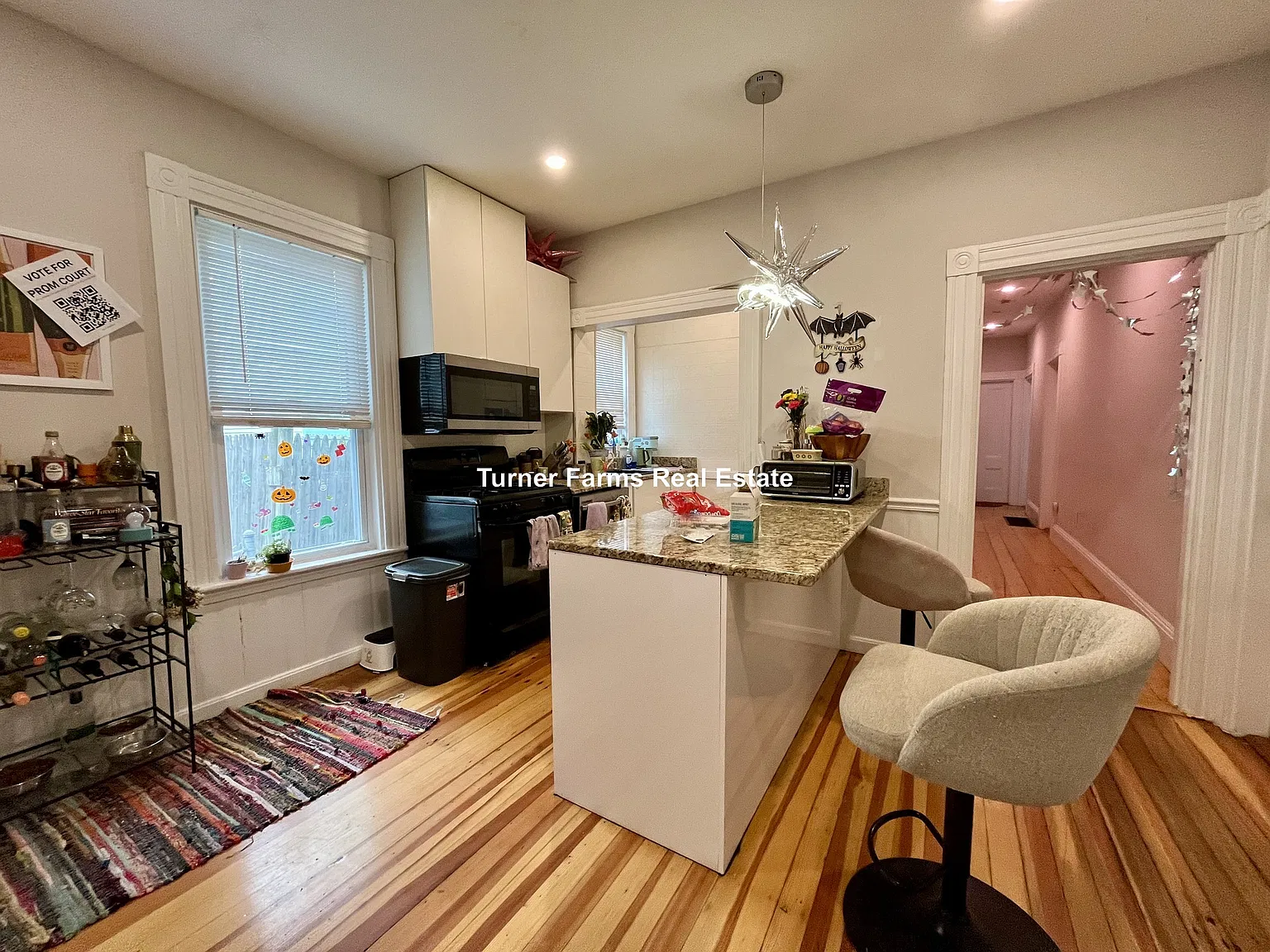 4 bed, 9999 sqft, $3,600 — Photo 2