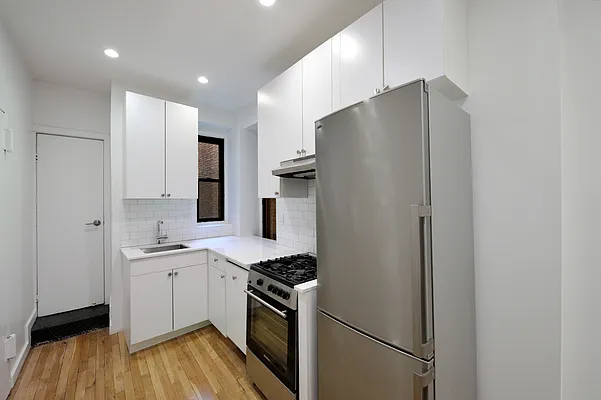 Rented by Aether Property Group | media 16