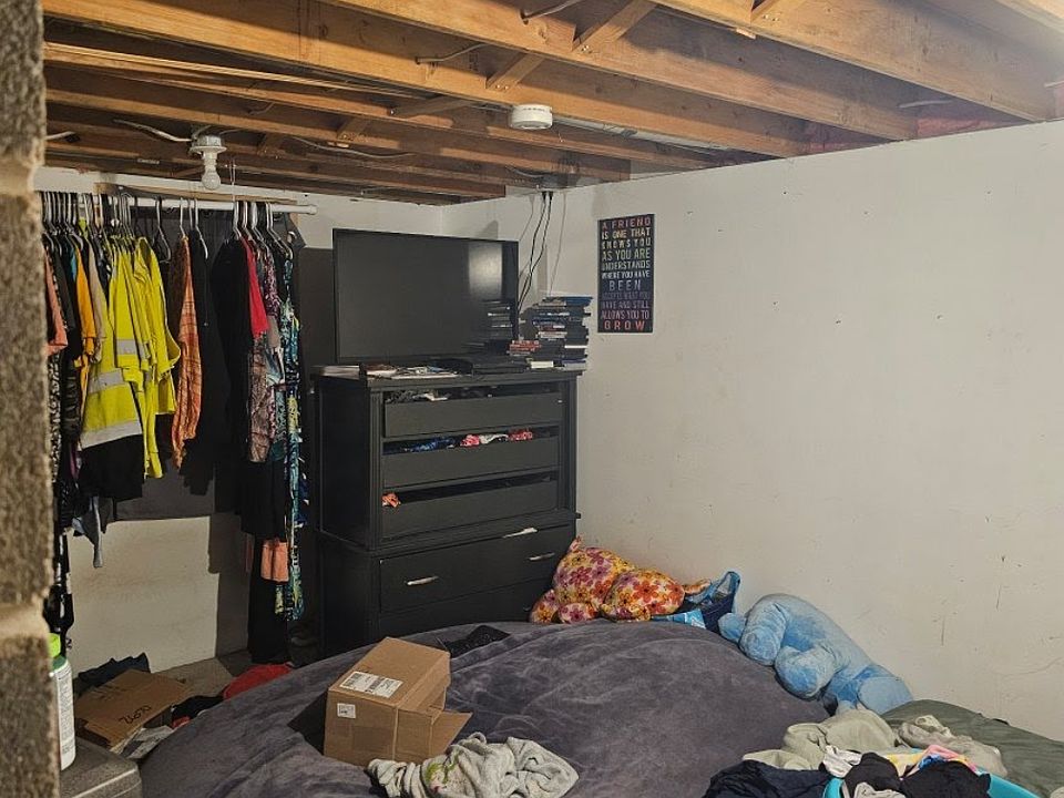 1st image of 6663 Lucia Ln NE