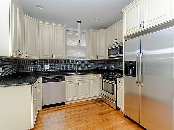 3rd image of 7918 S Vernon Ave #1