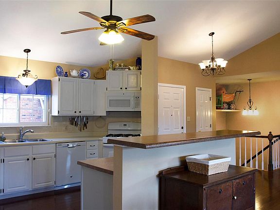 5th image of 2307 Riverwood Trails Dr