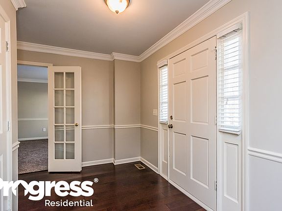 2nd image of 4821 Old Field Dr NE