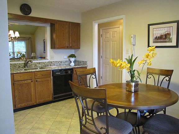 3rd image of 7625 Breckenridge Ln