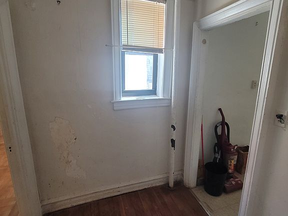 5th image of 2246 Ocean Ave #D5