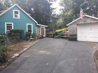 4 Old Colchester Rd, Quaker Hill, CT 06375