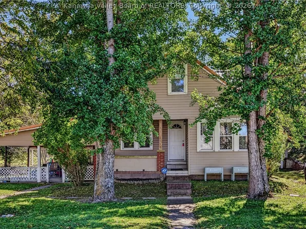 369 Main St, Cottageville, WV 25239