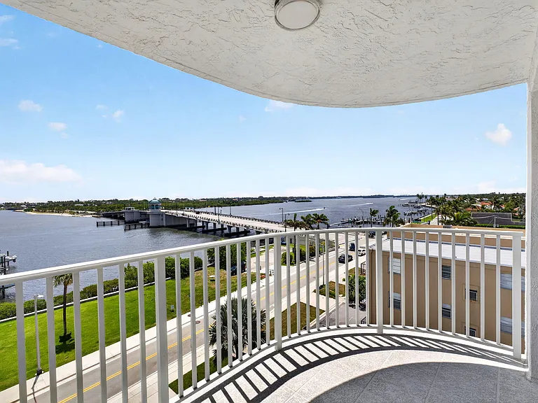 3901 S Flagler Dr #703 — Photo 24