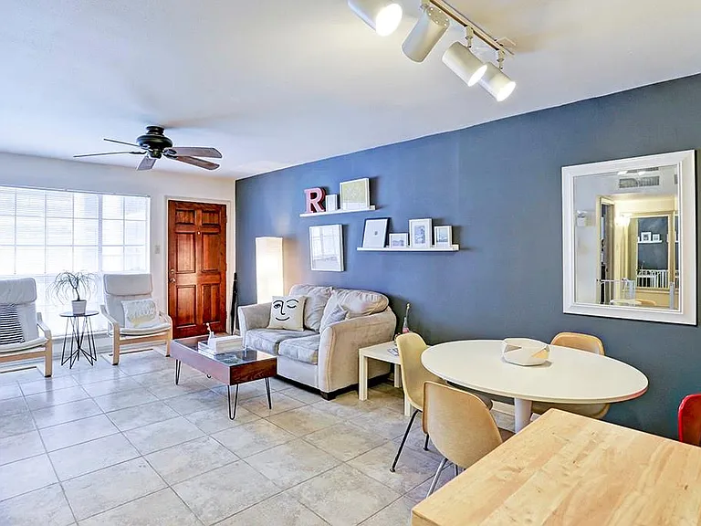 2507 Montrose Blvd #10 — Photo 9