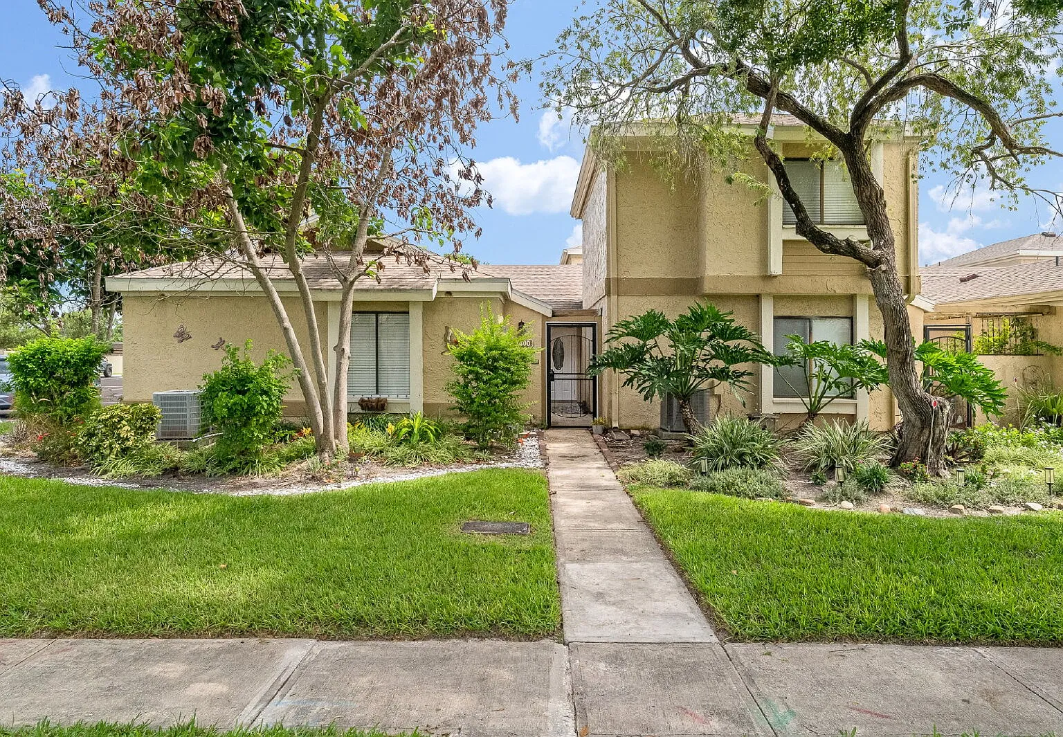 2 bed, 2.0 bath, 793 sqft, $1,599 — Photo 4