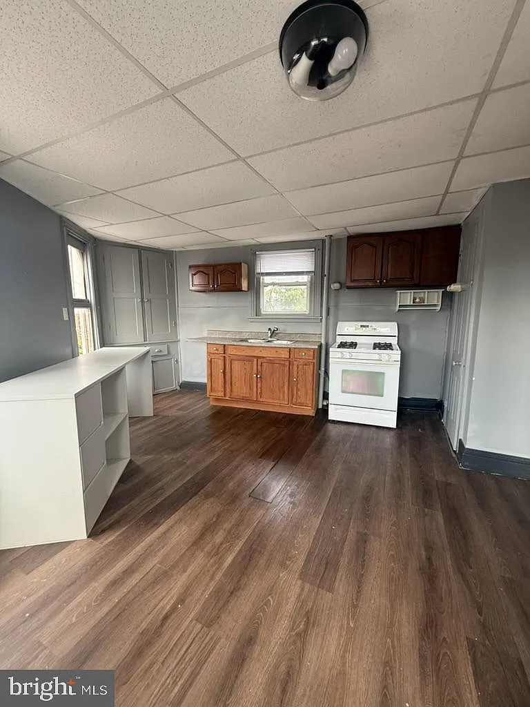 2 bed, 1.0 bath, 900 sqft, $1,000 — Photo 2