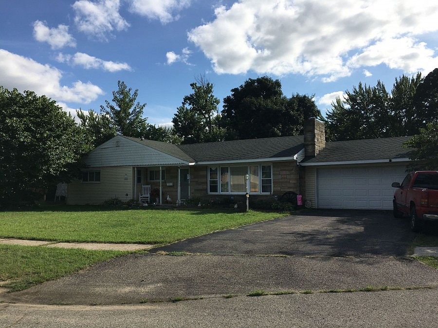 1st image of 122 Paras Hill Dr
