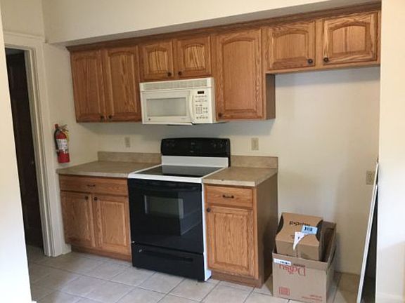 Other view of main kitchen