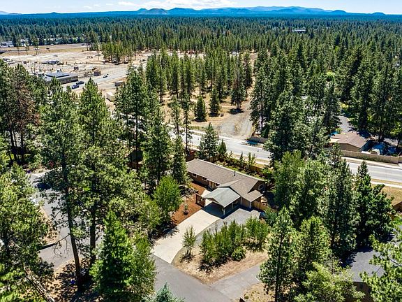 5th image of 61112 Deer Valley Dr