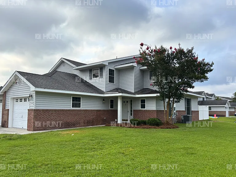 318 Willow Ln — Photo 3