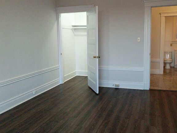 5th image of 945 Oak St #A