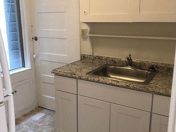 4th image of 2027 Hyde St APT 2