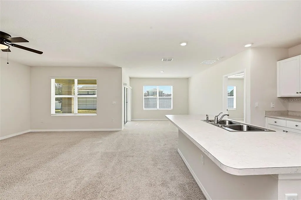 3 bed, 2.5 bath, 1697 sqft, $1,950 — Photo 4
