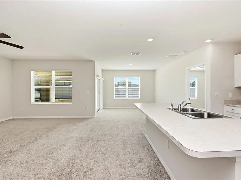 2725 Dumont Ln — Photo 4
