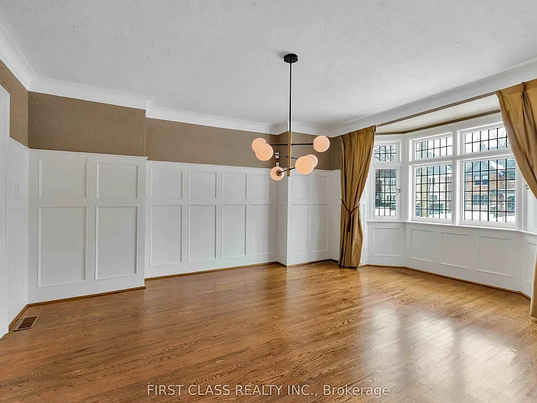 80 Douglas Dr — Photo 7