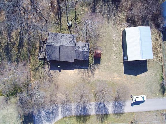 5th image of 9 Dogwood Ln