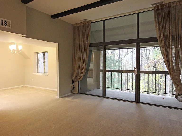1662 Parkcrest Cir #400 — Photo 5